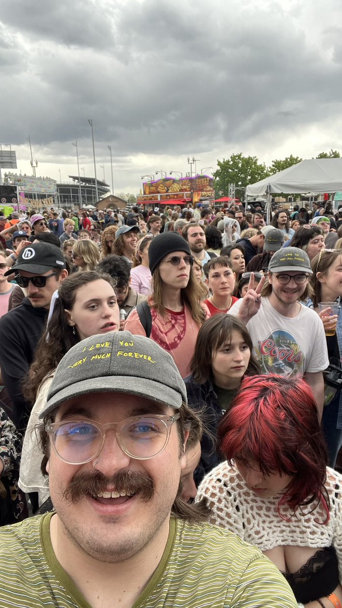 not pictured: 4th person i saw with a <a href="/horsejol/">Horse Jumper of Love</a> hat