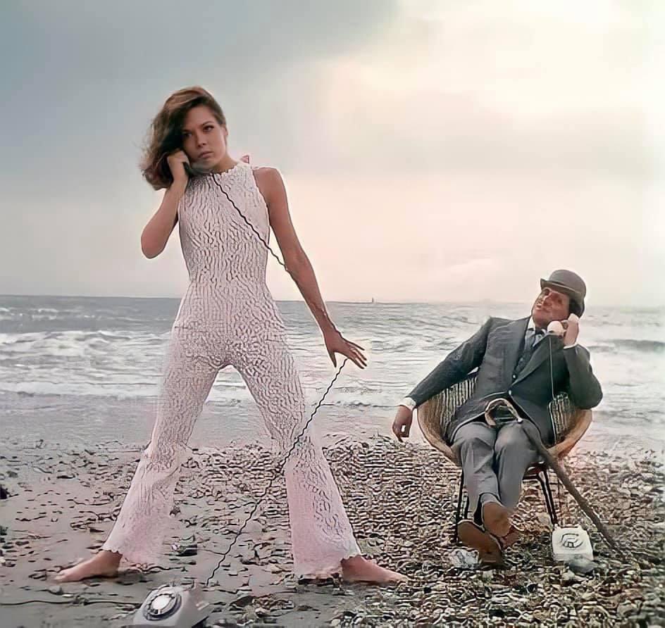 TimeLordDrew61's tweet photo. Fashion Avengers Style promoting on the beach hanging in the Telephone a beautiful design of John Bates as worn by Diana Rigg as Emma Peel for series 4. #TheAvengers #DianaRigg #PatrickMacnee #JohnBates https://t.co/ob8B873cBS