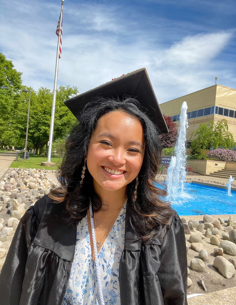 wrappedeggroll's tweet photo. I forgot to tell twitter I graduated :) https://t.co/0fbqD4vloo