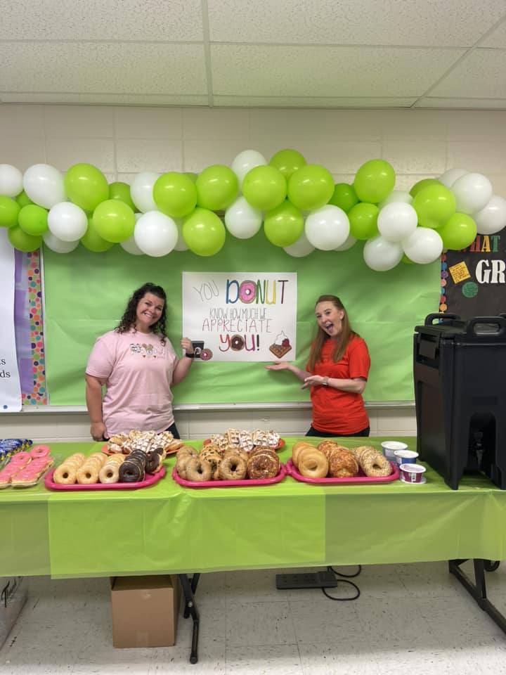 VBSDPointers's tweet photo. We have enjoyed celebrating our teachers this week! Thank you to all the PTAs, parents, partners, &amp; volunteers who have helped us show love to our educators during National Teacher Appreciation Week! #ThankATeacher #PointerProfessionals #PointerPartners https://t.co/WCpFhwlakI