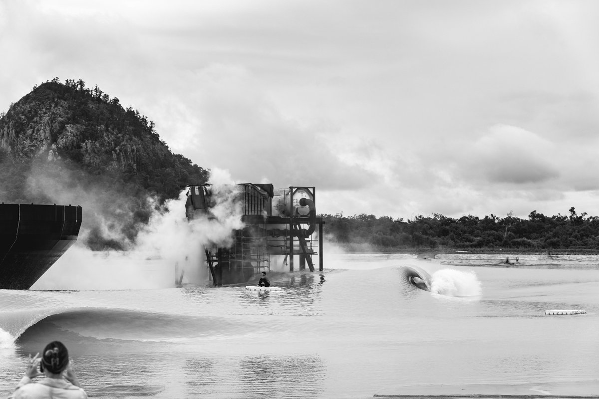 Surf_Lakes's tweet photo. A solitary surfer surveys the buffet of glassy tubes from the pontoon between Occy's peak and The Island slab @ramboestrada 📸
#surflakes #surfing #wavepool #wavetech
#surflakesyeppoon #wavepark #waves
#everyonegetsabreak #artificialwave #visitcapricorn https://t.co/VEb7YfqfU1