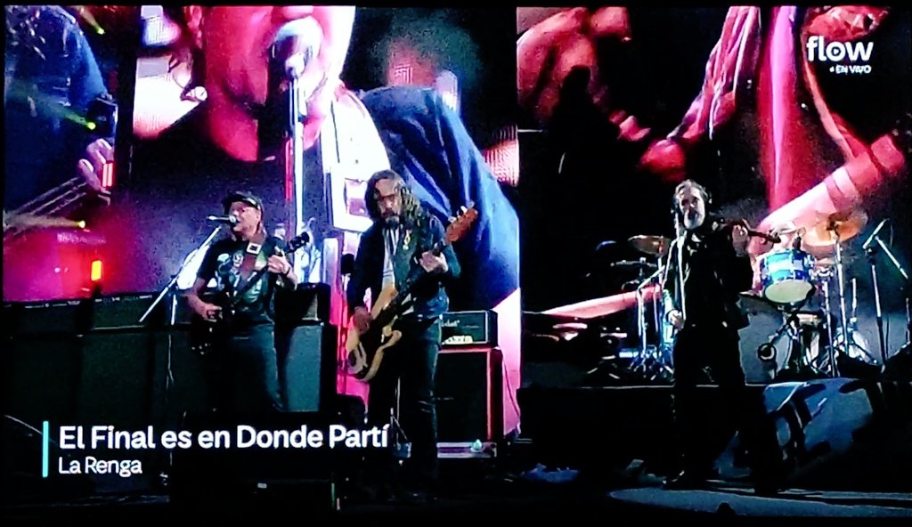 NicoNatrone's tweet photo. Divididos tocó 3 horas en Vélez por sus 35 años, metió temón tras temón y encima tuvo el enorme gesto de dejarle el escenario a La Renga para que vuelva a tocar en CABA pese a la censura de Larreta.

"Tuvimos a La Renga en Capital. Un acto de justicia", Ricardo Mollo. https://t.co/EkE0ltKMFw