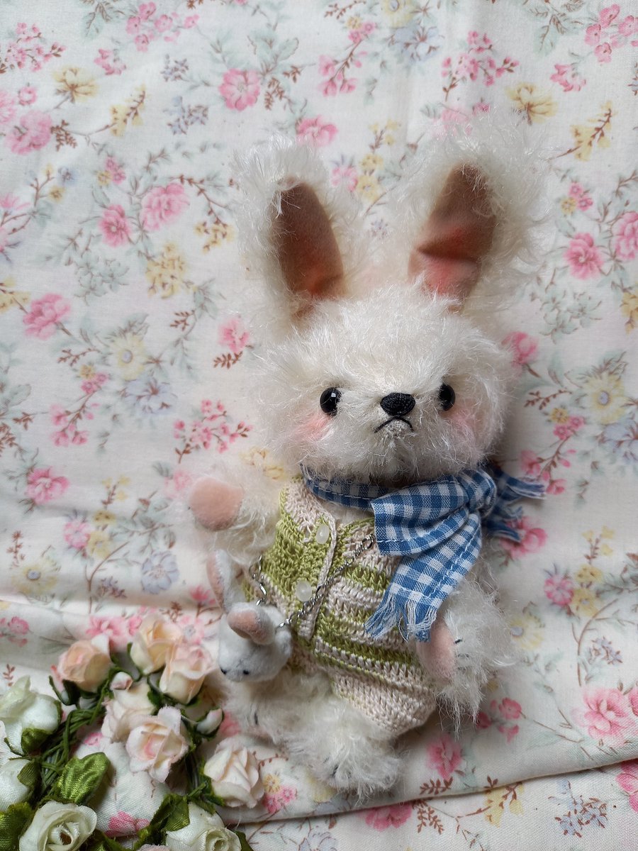 edoyakumaneko's tweet photo. creemaにアップしました～🧸🐰🐼🍓

体調不良が続いていました。
そして、委託販売先から作品が戻り、気分を直して頑張ります～ぅ☺️

うさぎちゃんやパンダちゃんが早くも新しい里親ちゃんに会えることを楽しみにお待ちしております～🧸🐰🐼((o(^∇^)o))

#creema
#magicpaw
#パンダ
#うさぎ https://t.co/ldbkJ9whEz