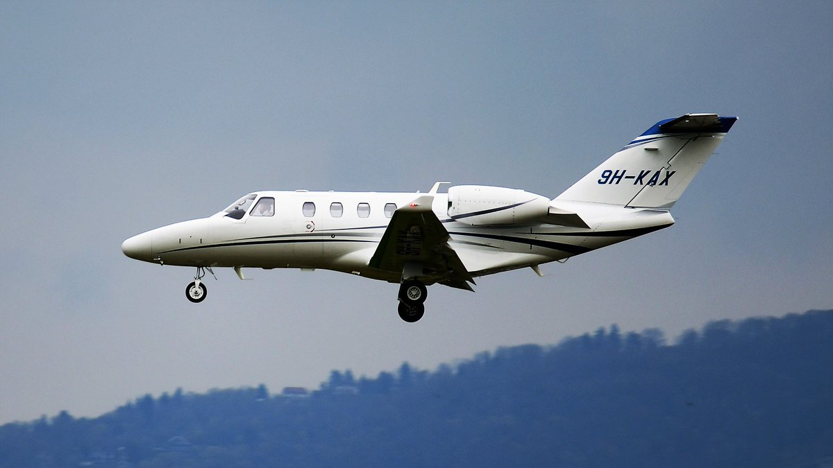 AvDelphi_images's tweet photo. Cessna C525 M2 Citation #AvDelphi #9HKAX #CESSNA #C525 #M2 #CITATION #LSGG @GeneveAeroport https://t.co/1A5Pi5d0dN https://t.co/sotZrLkA1f