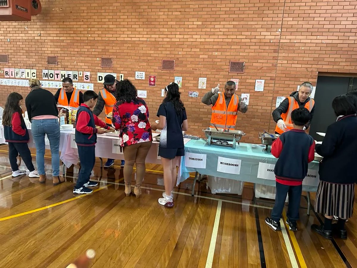 shoakleigh's tweet photo. Wonderful Mother’s Day breakfast, happy Mother’s Day to our mums, grandmothers and motherly figures in our lives. ❤️

 #shoakleigh #sacredheartoakleigh #sacredheart #oakleigh #primaryschool #school #parenting #teaching #thisismonash #monashcouncil #cityofmonash https://t.co/mCd7tRunh1