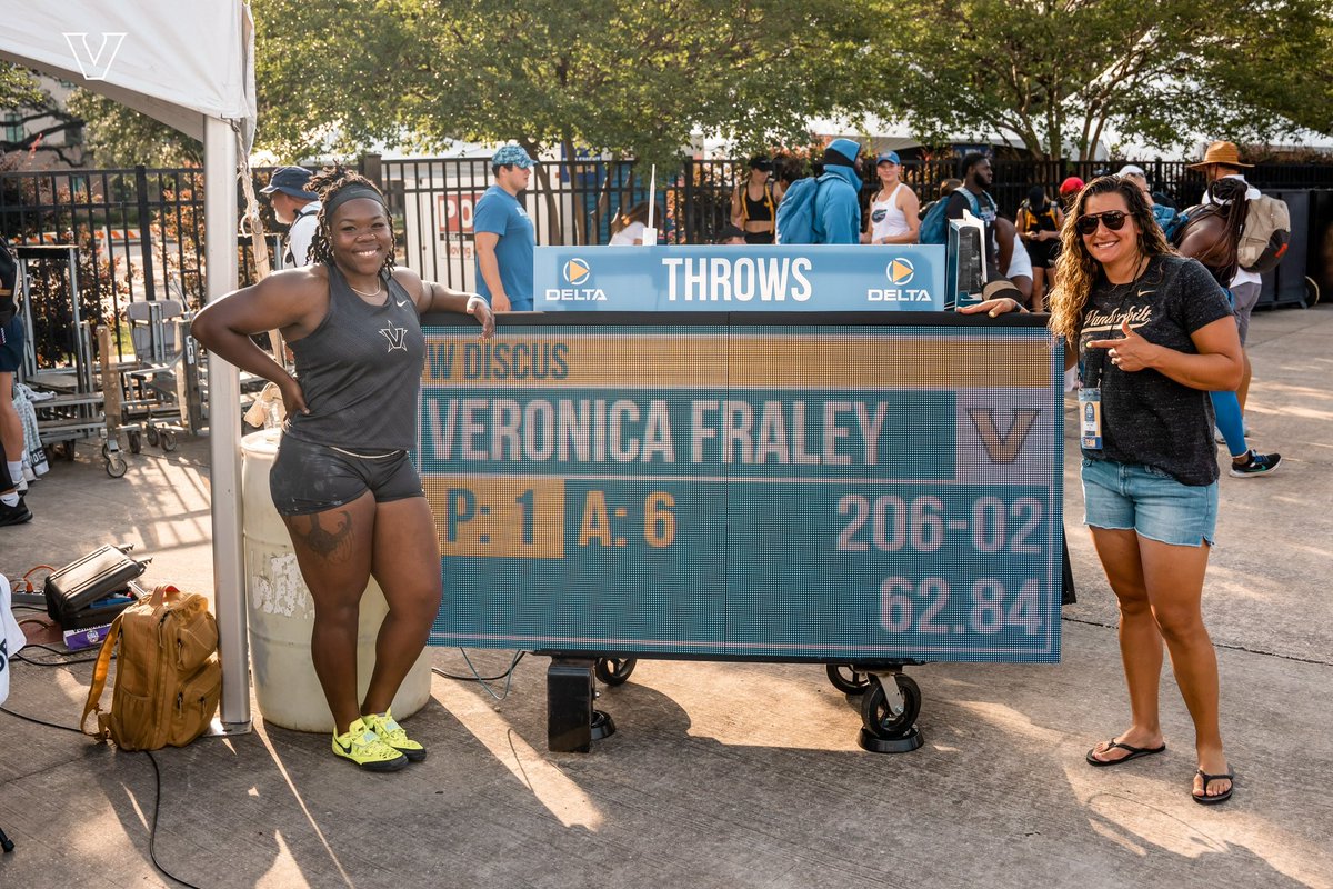 Can we get a little commotion for this duo??👏🤩 #AnchorDown