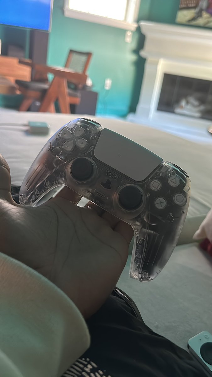 RT @IDK: .A lot of rappers don’t have a transparent PlayStation, so they mad at me. https://t.co/Ac9i4Dee7Q