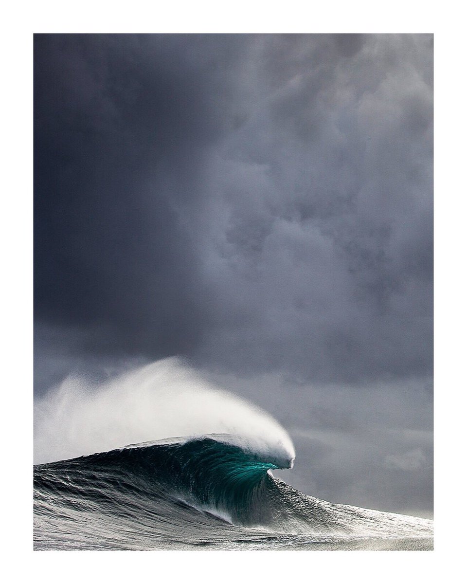 Anjsemark's tweet photo. GM. Engulfed by storms 2 hrs out to sea a glimmer of light broke through right in the perfect spot. https://t.co/kQrP2n8X1o
