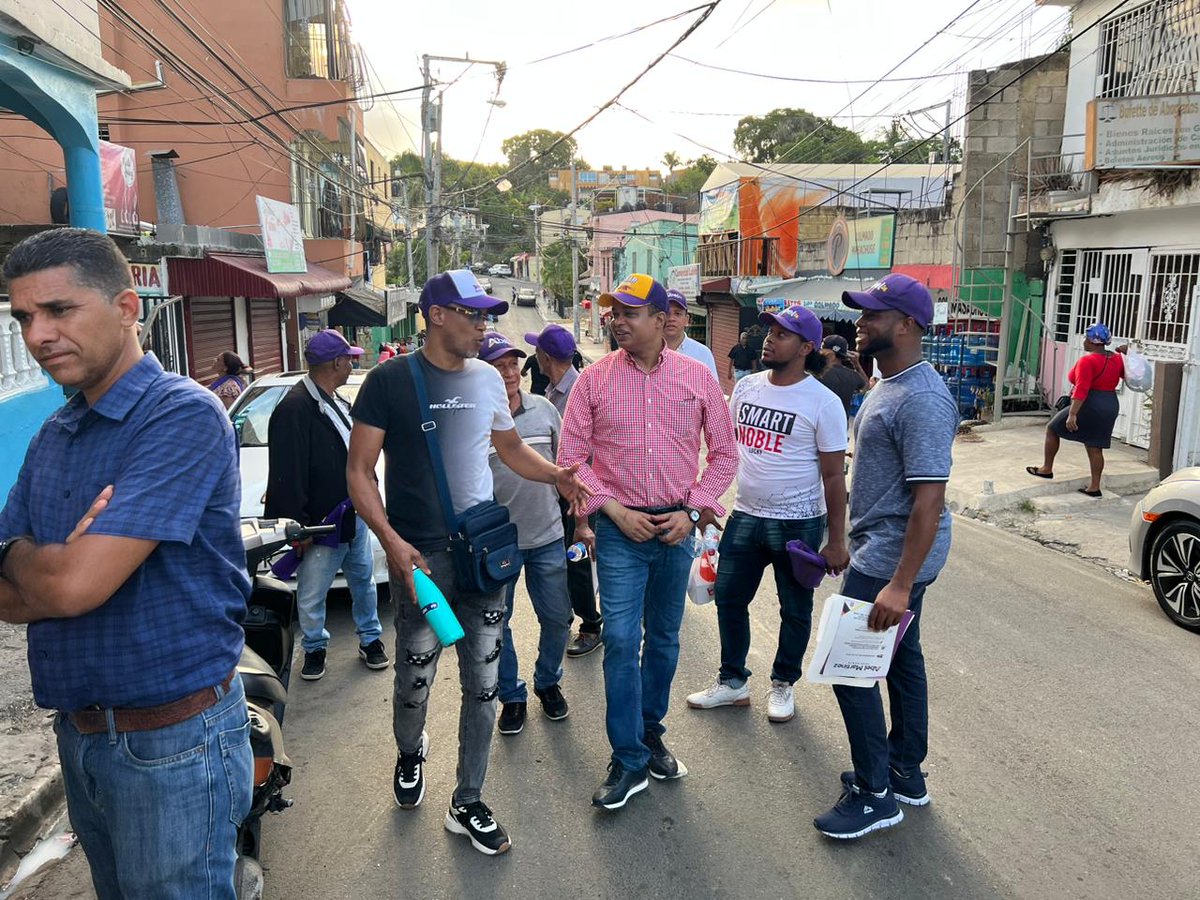 C2Dnpld's tweet photo. El compañero @OmarGuevara25 miembro del CC y pre candidato a diputado por la #C2DnPLD en Los Ríos apoyando el encuentro concentrado #1MillonDeAmigosParaAbel #AbelPresidente https://t.co/dOYR7HbfnZ