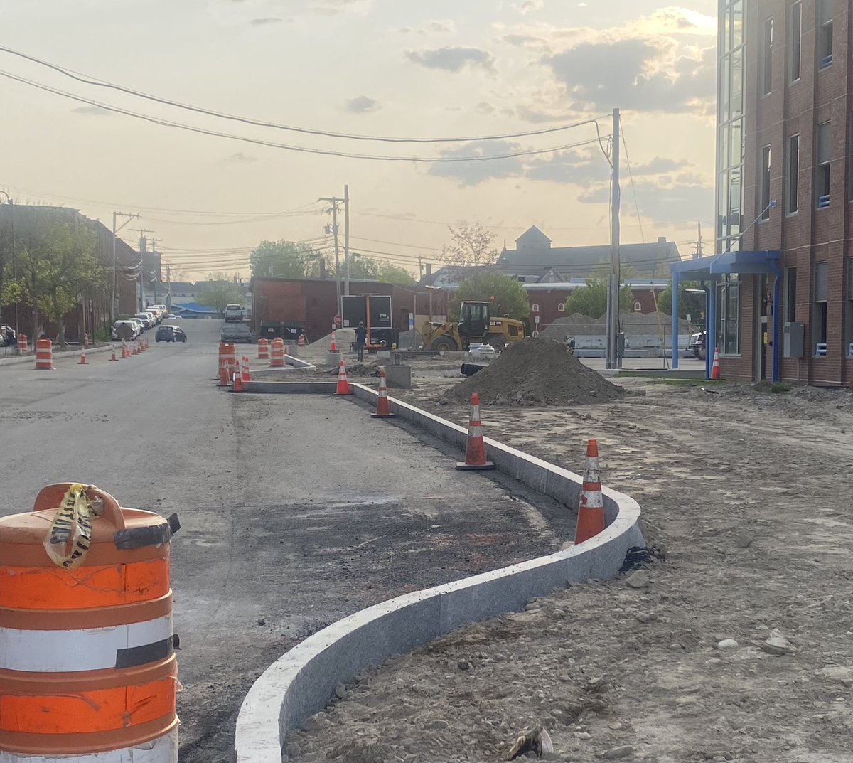 This looks like it’s designed for parking spaces. We can’t put a bike lane here because of the bump-outs. <a href="/BiddMECity/">City of Biddeford</a> are you going to put a few parking spaces here? Right in front of the parking garage that you want more people to use? <a href="/BiddmeWard7/">Liam LaFountain</a> <a href="/mgrohman/">Martin Grohman</a>