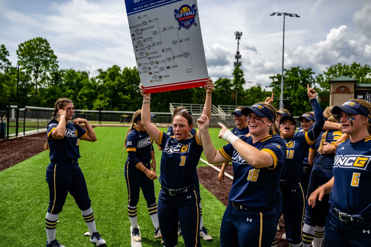 🚨WARNING🚨

Smiles may be contagious. 😄🙃

📸 go.uncg.edu/rumg9p
Team 3⃣8⃣ | #letsgoG | #NCAASoftball