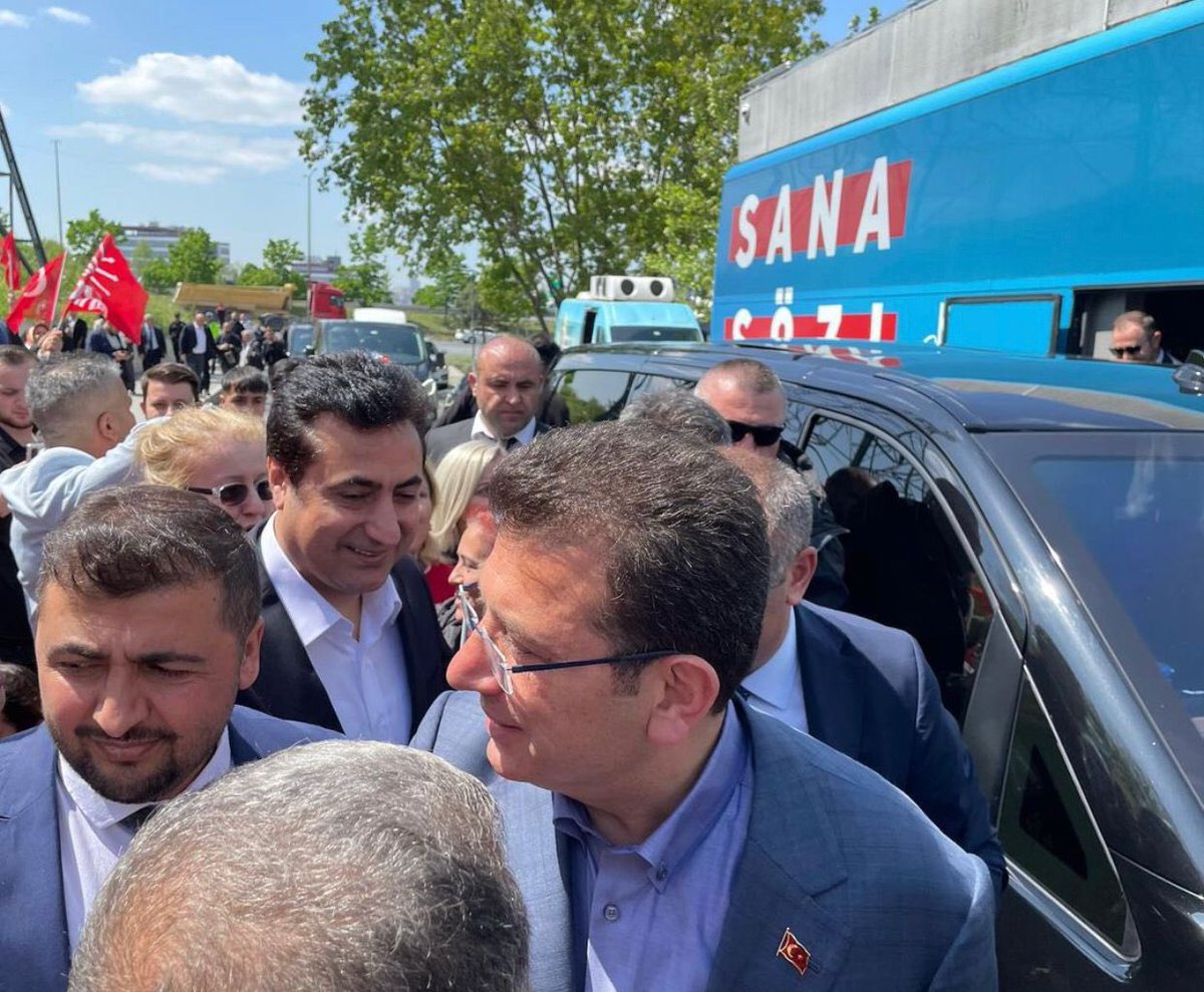 avtekinturan's tweet photo. Cumhurbaşkanı yardımcısı Sn.@ekrem_imamoglu kapanışı Esenyurt’ta yaptı. Coşku görülmeye değerdi. Ama bu sefer aramızda kalmadı herkes duydu Kazanıyoruz 🫶
@Ahmet_Davutoglu @isamesihsahin @KDenizBozkurt @kilicdarogluk @EsenyurtGelecek https://t.co/9TvXh3zo5h