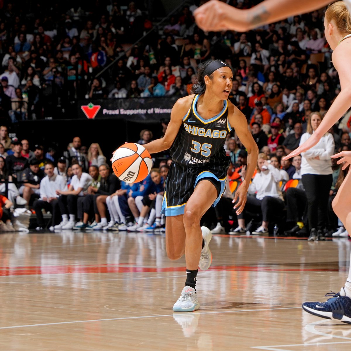 WNBA's tweet photo. THANK YOU CANADA 🧡 Over 19,000 in attendance 👏

Y'all really showed up and showed out in our first #WNBA game in Toronto https://t.co/XJtBFku241