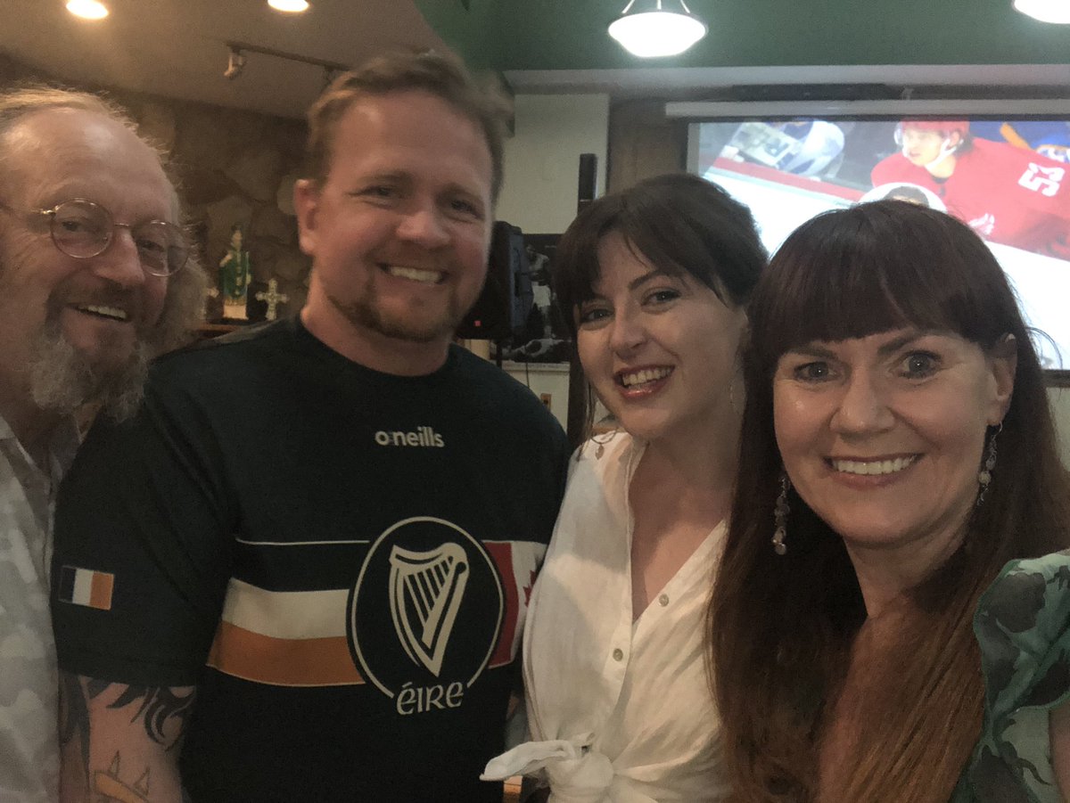Fantastic to work with Edmonton’s Irish Club designing and teaching their Beginners and Intermediate Irish Language courses this year. 

A great team who work on behalf of their community. Míle buíochas a chairde 🇨🇦🇮🇪

<a href="/ICUF_Awards/">ICUF Foundation</a> @DeptCulturelRL <a href="/UAlberta/">University of Alberta</a> @Trasna22