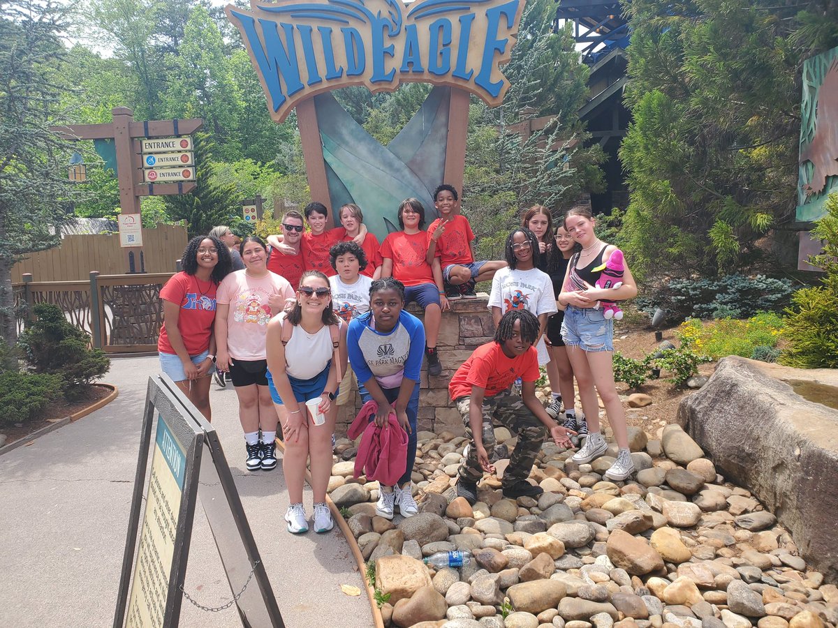 RosePark_Band's tweet photo. Some more great moments from our day at Dollywood! @roseparktitans @RoseParkStrings @MMUNashville https://t.co/jF664WufUh