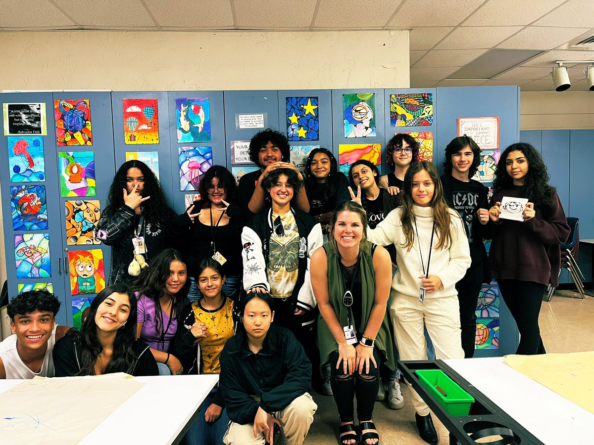 mspetersart's tweet photo. Celebrating the last 2 art clubs of the year. They are beyond talented! #artclub #socialartsociety #icecreamparty #lovethem @pbcsd https://t.co/6GLhJbI2eF