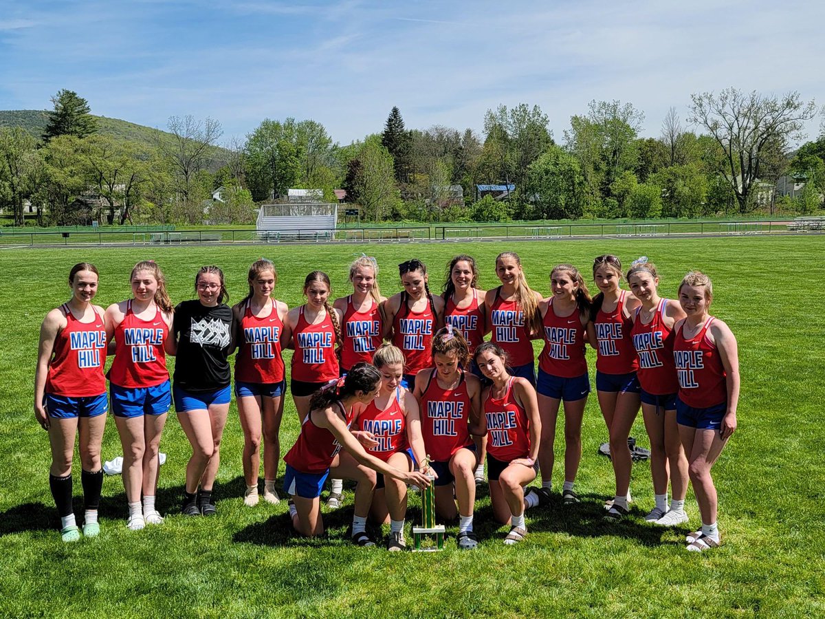 trackMH's tweet photo. Marsh Galotta winners- maple hill boys and girls!  #gohill @MH_Athletics @SchodackCSD @MapleHill_HS https://t.co/7LxUIRKq3M