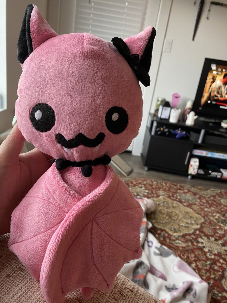 morbid_mami's tweet photo. Most recent custom bat for my friend https://t.co/R0cjsgXh7m