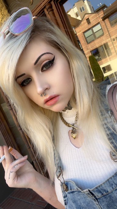 𝔩𝔦𝔩𝔦𝔱𝔥 🦢 - i have some shopping to do https://t.co/8JvremHwSw