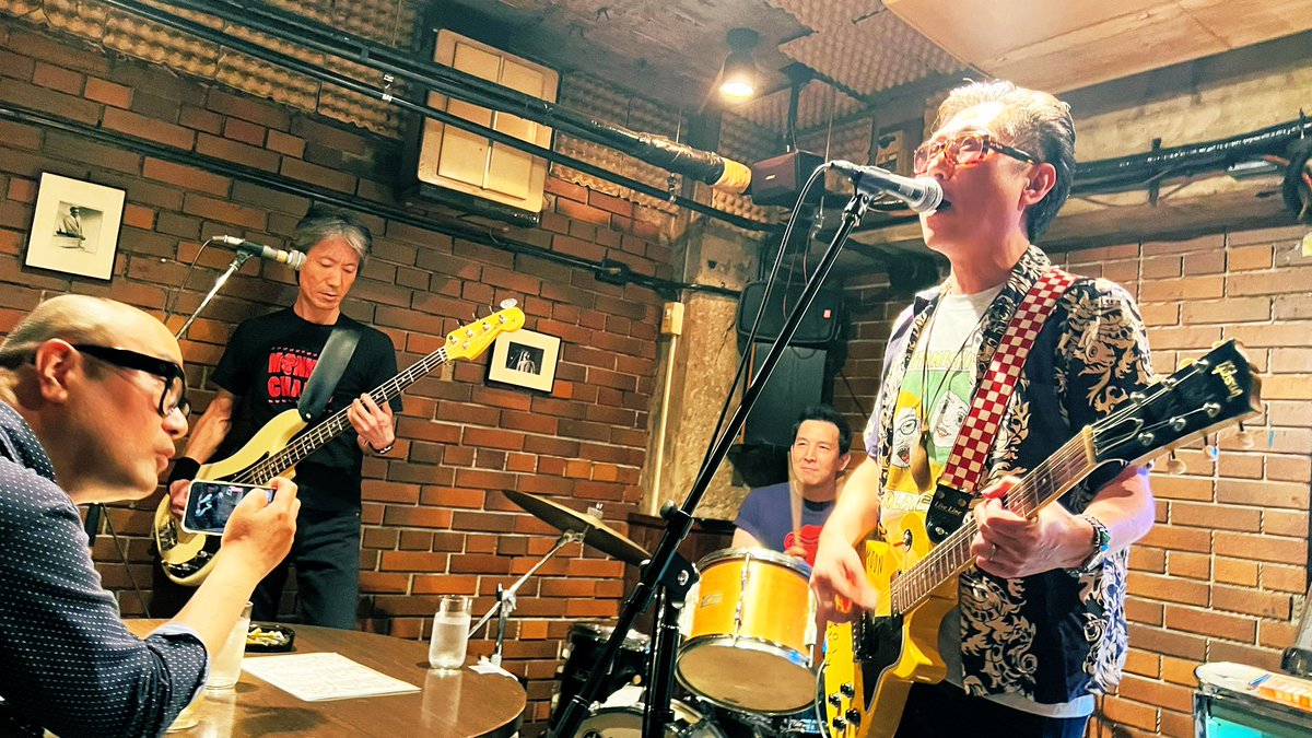 fanta70707's tweet photo. このツーマンはヤバいっしょ( ◉ω◉ )
終始ノリノリ素晴らしいライブでございました(((o(*ﾟ▽ﾟ*)o)))
また行きます♪

 #monkeychops #soulofliberty https://t.co/UBHYdXjfEK