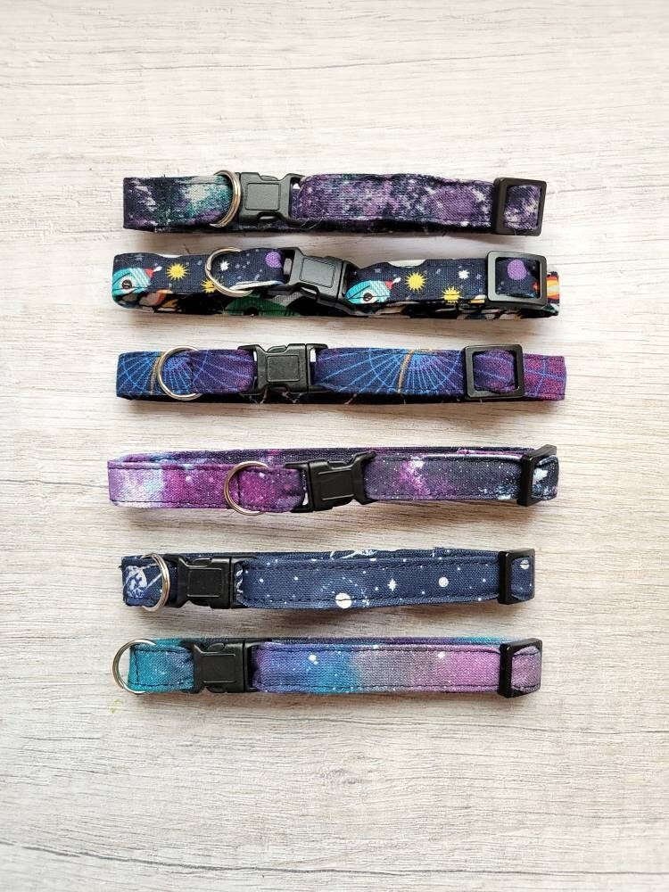 oddballcattoys's tweet photo. Thanks for the kind words! ★★★★★ "My little guy just loves his big cat collar 😻" Jay B. https://t.co/YeDRQNfruU #etsy #starscelestial #flat #no #quickreleasebuckle #cat #celestialspace #catcollars #smallkittensize #rocketship https://t.co/VxCnderkIW