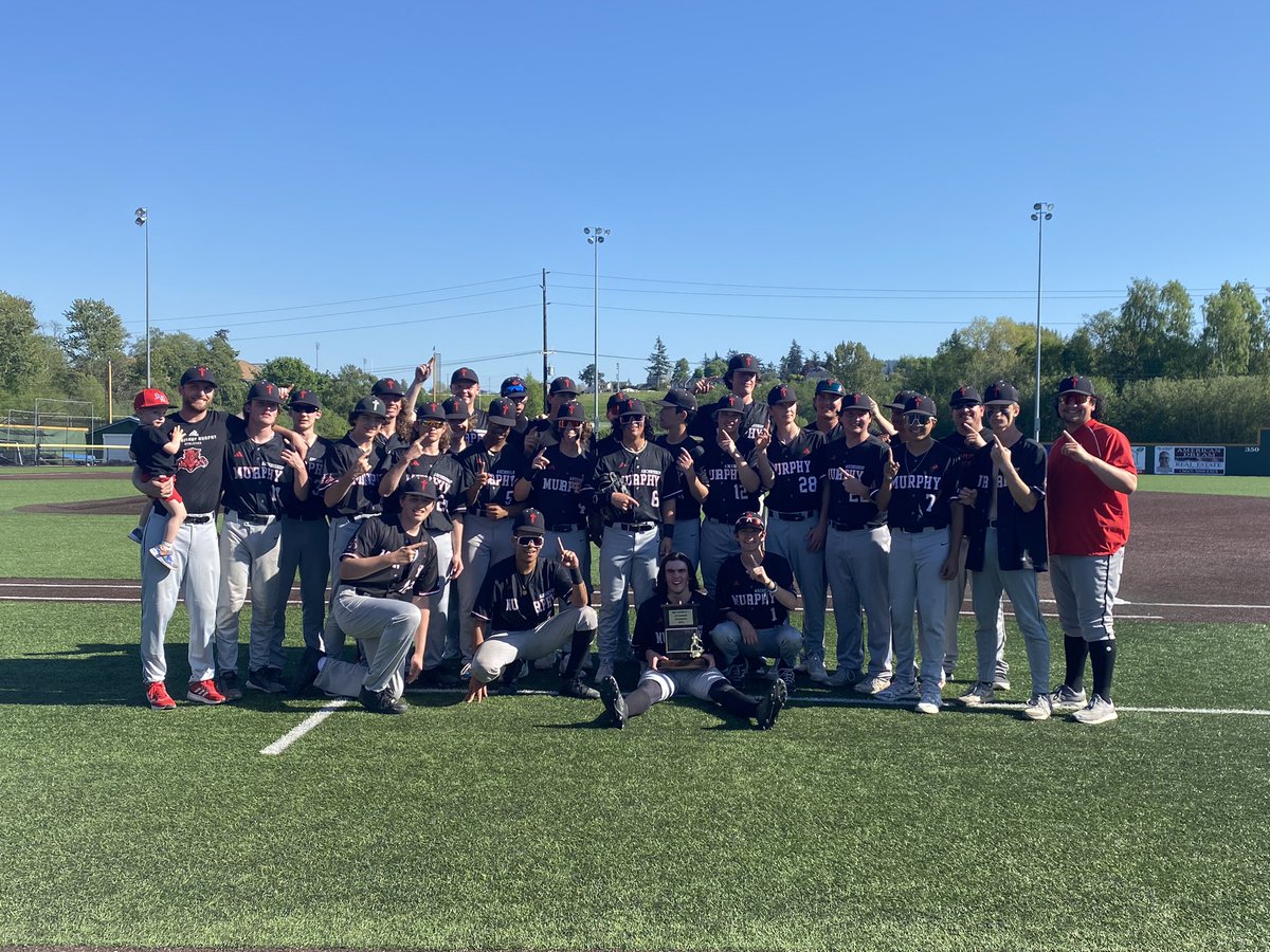 NolanRandall99's tweet photo. BACK TO BACK DISTRICT CHAMPIONS!!! https://t.co/bX2xTYbr2X