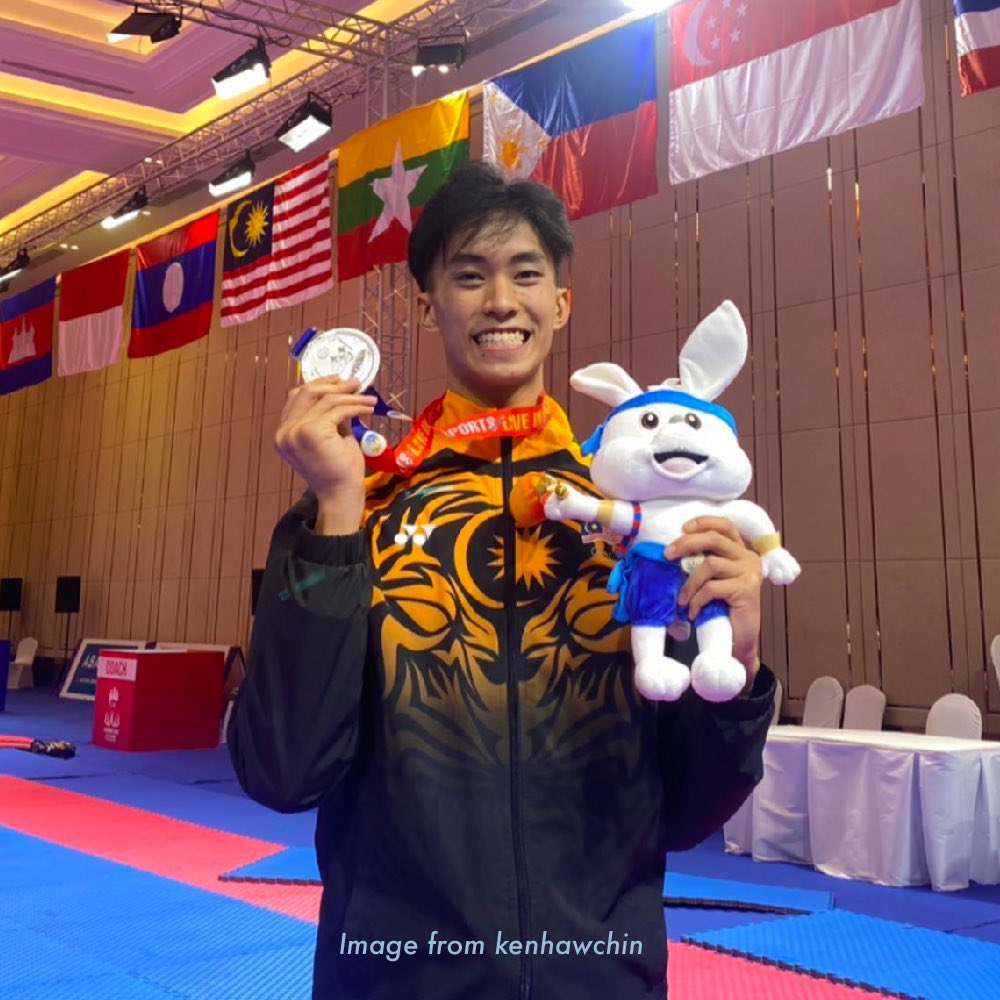 SunwayU's tweet photo. A big congratulations to our student, Chin Ken Haw from BSc (Hons) in Computer Science who won a silver medal in the recognised Poomsae Taekwondo match at the SEA Games 2023! 👏😍

You've made us all proud! 

 #AClassAbove #SEAGames2023 https://t.co/1PZf4XLB52