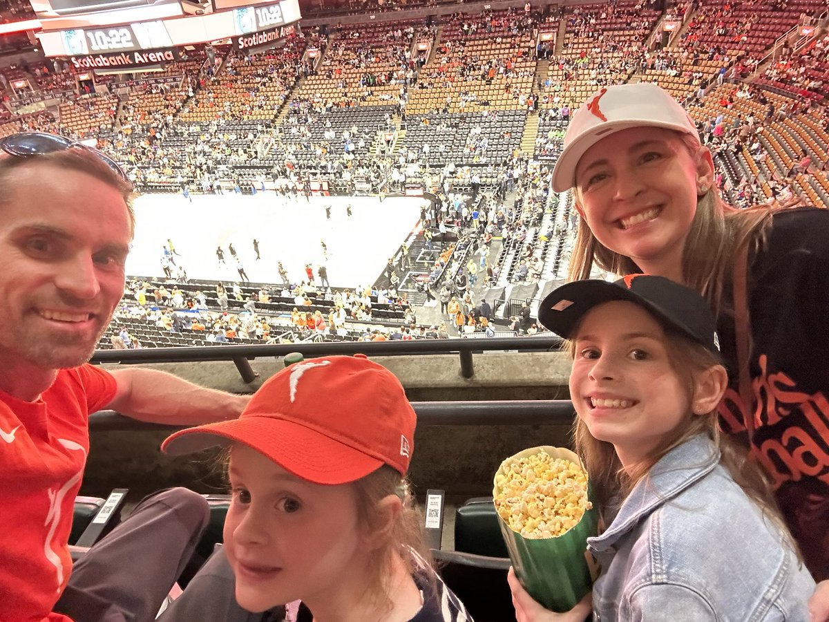 lwigbbx's tweet photo. Had an amazing time at the #WNBACanadaGame . The girls absolutely loved it! ๐ค๐ป for a team here!
#wethenorth #WNBA #WNBACanada #Toronto https://t.co/nchrJ54Y8E