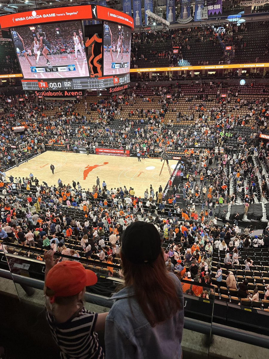 lwigbbx's tweet photo. Had an amazing time at the #WNBACanadaGame . The girls absolutely loved it! ๐ค๐ป for a team here!
#wethenorth #WNBA #WNBACanada #Toronto https://t.co/nchrJ54Y8E