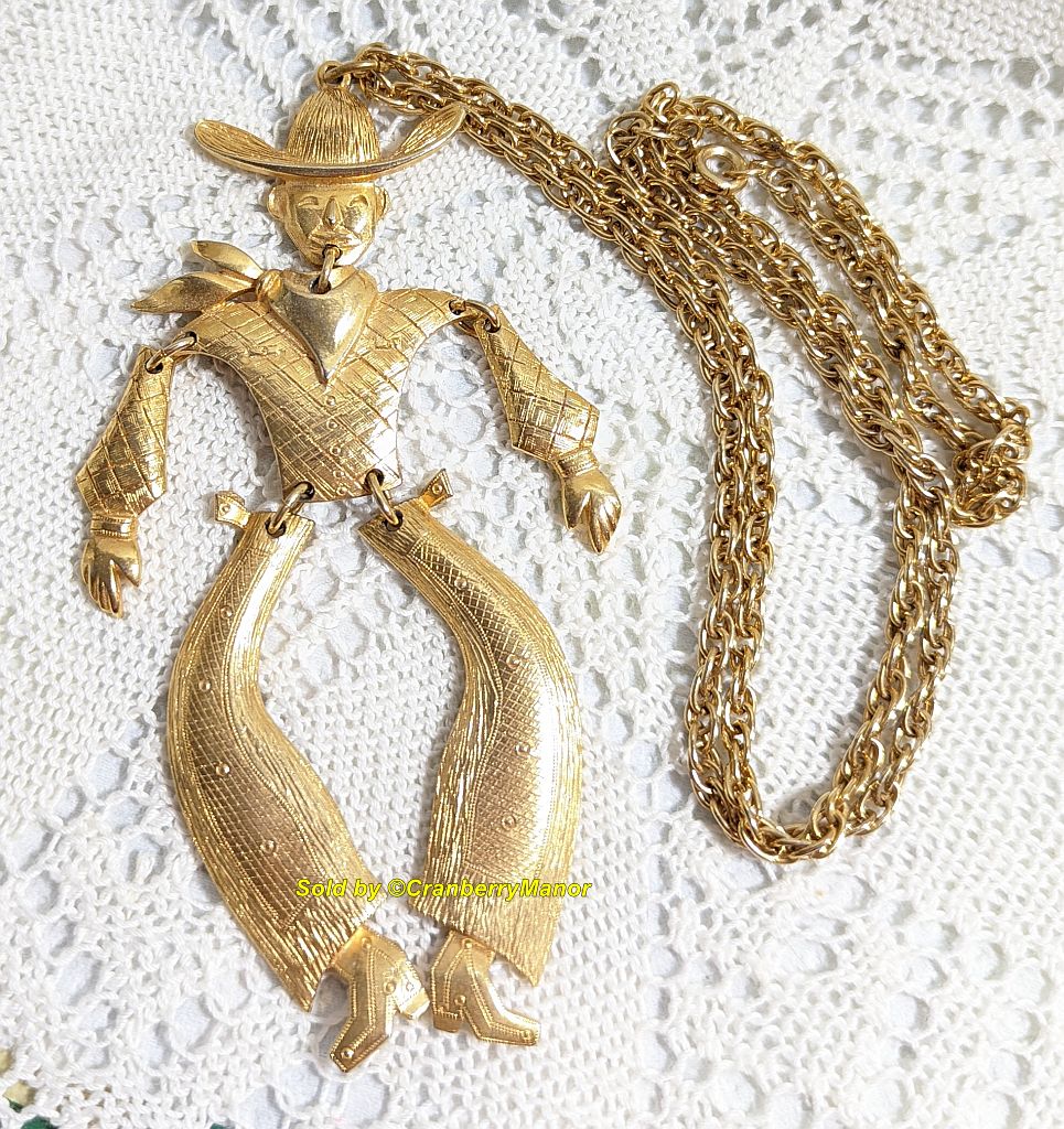 Cowboy Pendant Puppet Necklace Gold Western Vintage Fashion Jewelry

cranberry-manor.com/cowboy-pendant…

#vintage #jewelry #vintagejewelry #JewelryGift #pendant #necklace #puppet #cowboy #western #vintagenecklace
#forsale #jewelryforsale #smallbusiness #bling