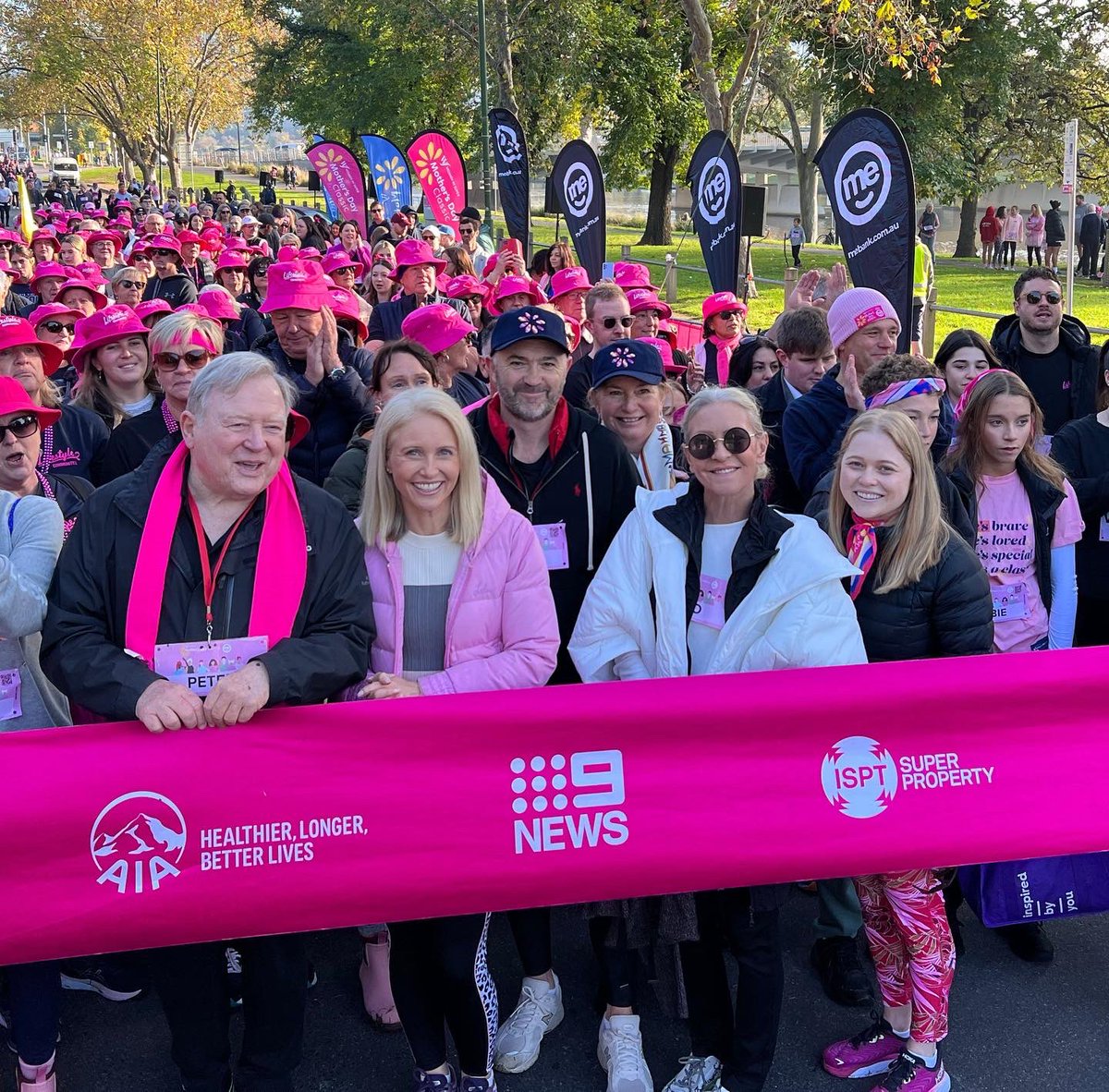 Jo_Hall9's tweet photo. With both families on Mother’s Day for the @MDC_walk_run @9NewsMelb 💕 Happy Mother’s Day to all the Mums https://t.co/E64XD1lh8L