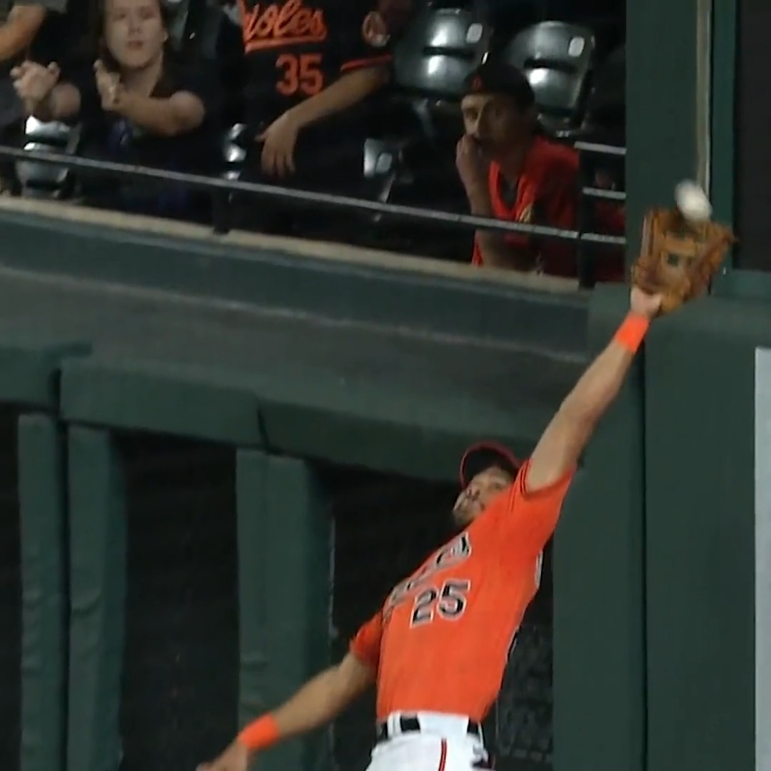 Pirates at Orioles / Twitter