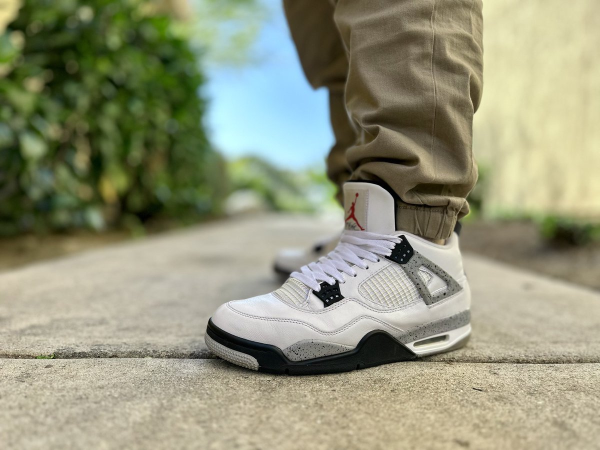 NoMasCholula's tweet photo. Day 7 of #7DaysOfJoggers
White Cement 4s!
Oldies but goodies! Anyone have any suggestions on de-yellowing the caging
on these?
#yoursneakersaredope #wearyourshoes #atmoscollectorsclub @ #WearWhatYouLike https://t.co/xTZ8PWObt9