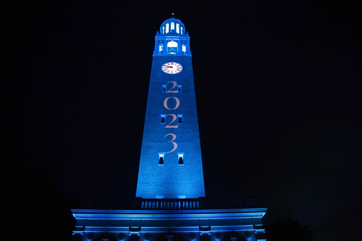 Hail to the brightest star of all ✨ Cheers to #UNC23!

Lighting sponsored by <a href="/UNCGAA/">carolina_alumni</a> and <a href="/UNCEvents/">UNC Events</a> ✨

#UNC