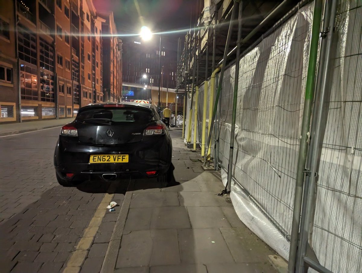 jackfifield's tweet photo. In London? Illegal. Up north? Perfectly fine. https://t.co/JIniX3JLWZ