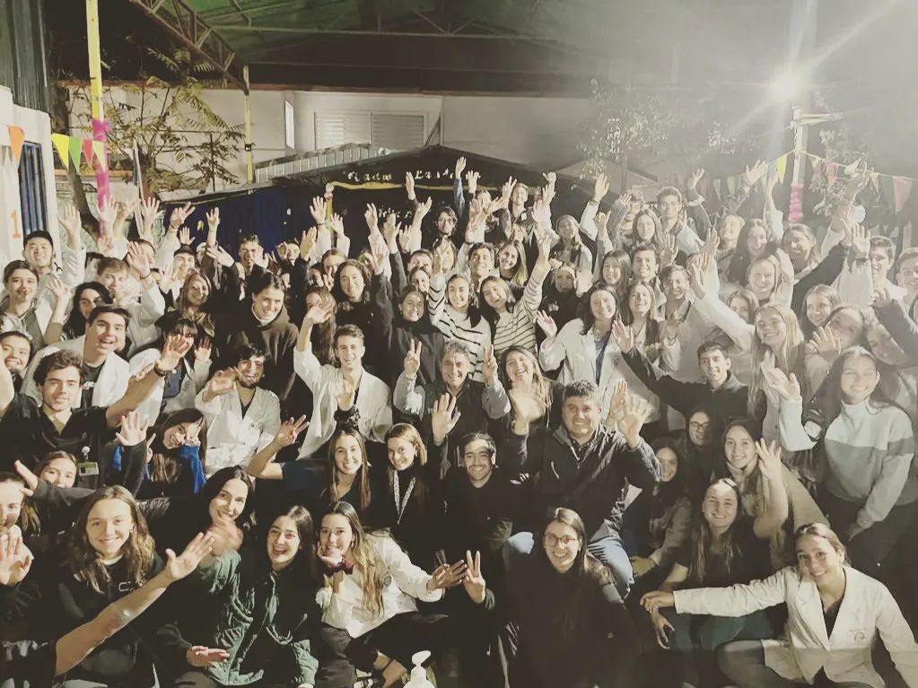 Buenas noticias para San Bernardo:

¡Queridos alumnos de Medicina de la Universidad de los Andes! 🌟👩‍⚕️👨‍⚕️

Queremos expresar nuestro más sincero agradecimiento por el hermoso operativo médico que realizaron en nuestra querida Escuela Laudelina Araneda.… instagr.am/p/CsM_-iTLYPB/