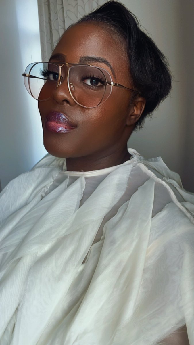 wizz_kali's tweet photo. The fine and fly older cousin 😌✨ https://t.co/9hTwPeL7u0