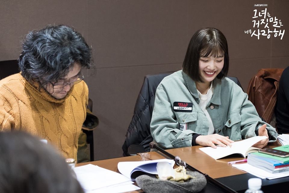 REDSAVAGETWT's tweet photo. ⠀⠀⠀
⠀⠀⠀🐥ৎ . 𓈒   𝐭ake a 𝑓lash! of #_M𝚊rie ꒱ at 
⠀⠀⠀the 𝑙iar and his 𝑙över : reading script

⠀⠀ https://t.co/cJjDRxgeow