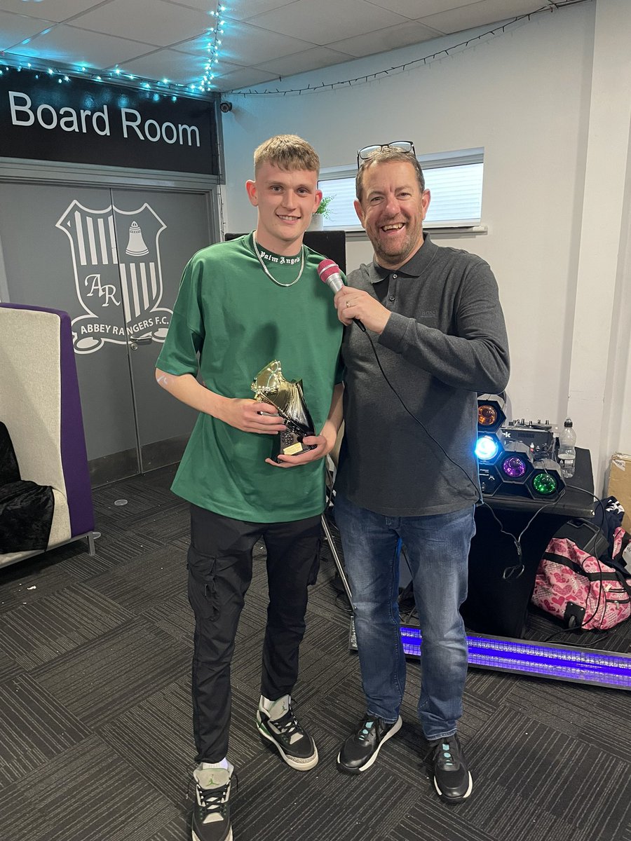 SLammasMiddxFC's tweet photo. Our 2022/23 Award Winners

Our First Teams Top Goalscorer of the Season - Josh Hooks 🪝🏆 

Well done Josh, keep up the great work and here’s to a lot more goals next season 🍻! https://t.co/nDIC2T8uUV