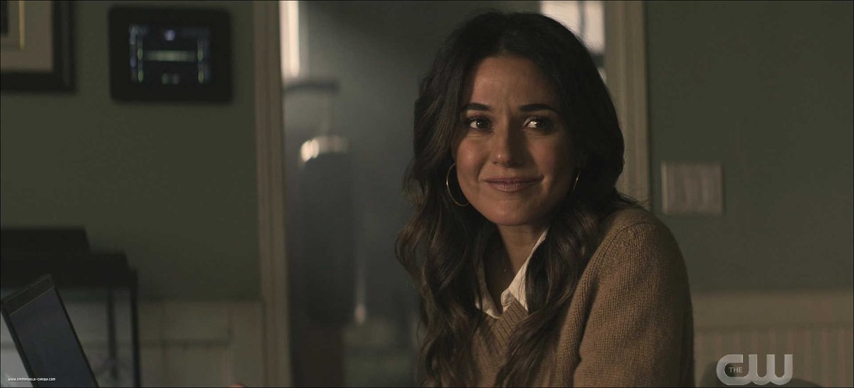 Emmanuelle-Chriqui.com tweet media