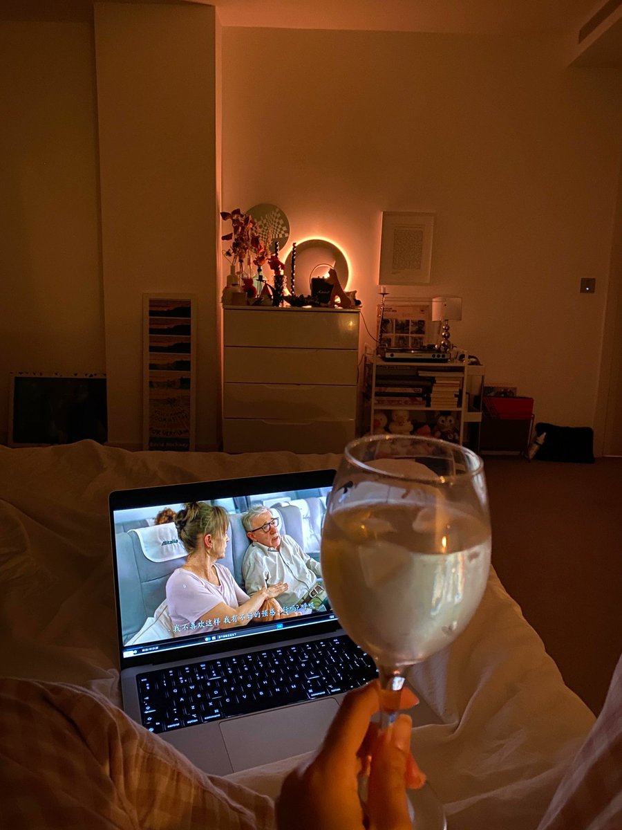 Wine can't quench my thirst, but it can put me to sleep quickly😋😋😋