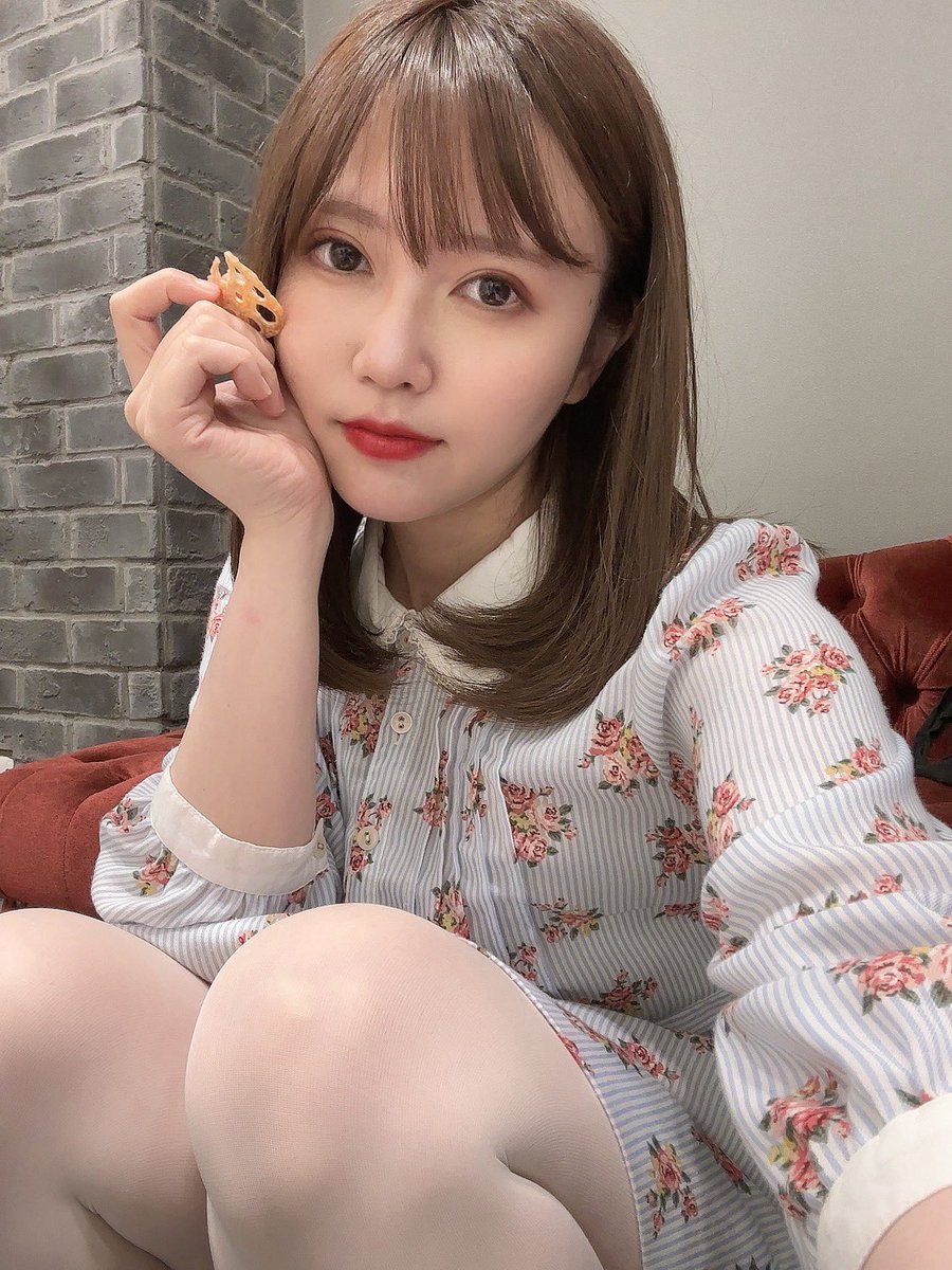 loverbwcutegirl's tweet photo. 雪幸ユイさんです。

Her name is 雪幸ユイ

She is active in an pop idle called 姫事絶対値 in japan

她叫 雪幸ユイ

她活跃于日本名为彩姫事絶対値的流行音乐组

＃姫事絶対値　@yalice_himegoto　 ＃雪幸ユイ
＃モデル　＃グラビア　＃アイドル　＃かわいい https://t.co/5XpqHG65Dy