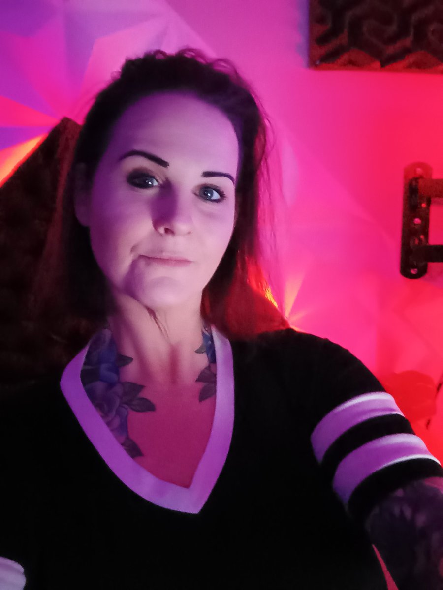 Kinky Katie on Twitter "Preshow on now!"