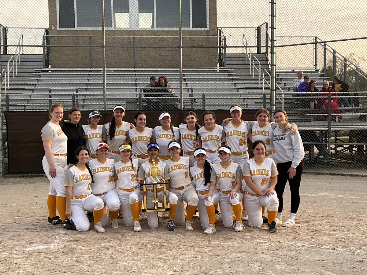 NFGirlsBB's tweet photo. Raiders finish Runner up in their 8 team Invitational falling to Woodhaven in the final,  (10-0). Raiders defeated Waterford Kettering 14-1, Grosse Ile 10-1, and Berkley 7-2 to win their pool. @MIPrepZone @OutOfLField @OAAathletics @HTLsports @nfraidersports https://t.co/Lnum05iyfC