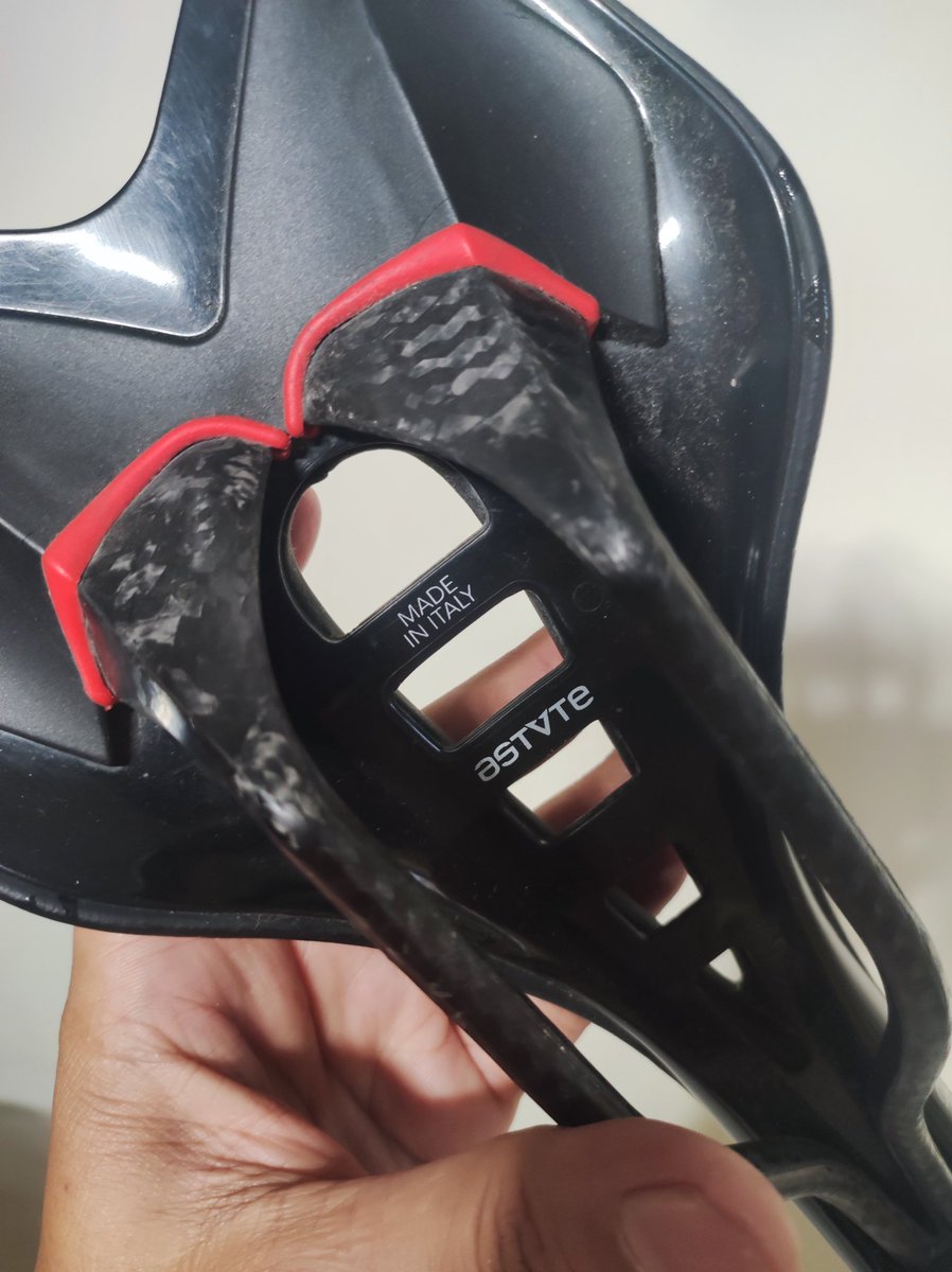 WTS saddle astute skylab carbon rail. 1,5jt free ongkir #fnfjb