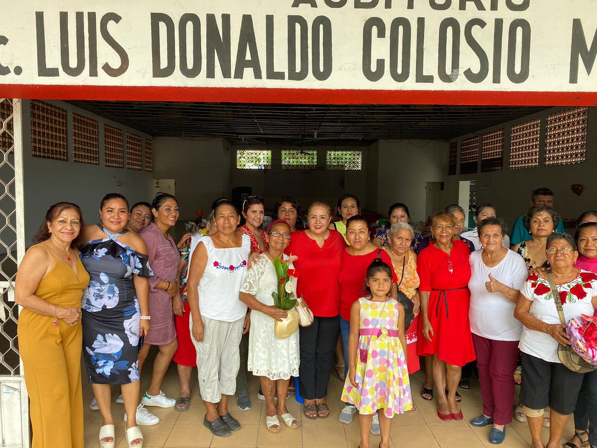 martha_7's tweet photo. Hoy el CDM y Onmpri Tapachula #Festejamos  a las mamás Priistas, mujeres de muchas batallas ♥️  #RojasDeCorazón disfrutamos y convivimos en un desayuno muy especial para todos ! #Revolucionarias @alitomorenoc @caroviggiano @MonseArcosV @rubenzuarth @ritagbalboa @florangel2504 https://t.co/Zy0Ejukr2n
