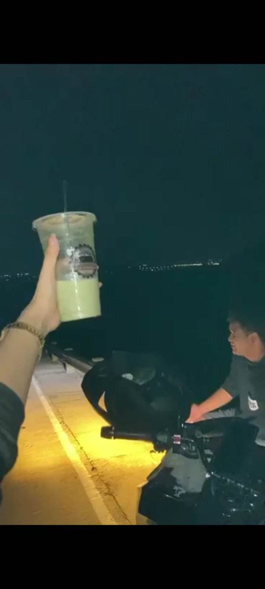 Nasan ka? (kung sino unang sumagot siya yung isasama ko sa trip ko)

Pakiramdam ko lang ang lungkot ko kagabi.