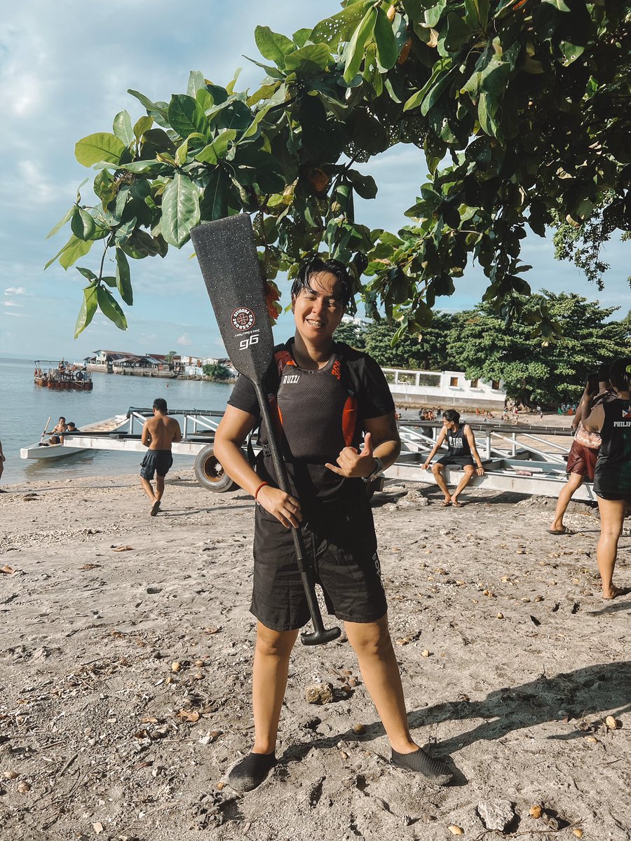 zzaballero's tweet photo. The look of shear joy! It’s gooood to be paddling out again! 🤙🏽 #StrenghtTraining #5amHabit #TeamHydra
#ScolioWarrior #BentButNotBroken https://t.co/U1FGUfMOUS