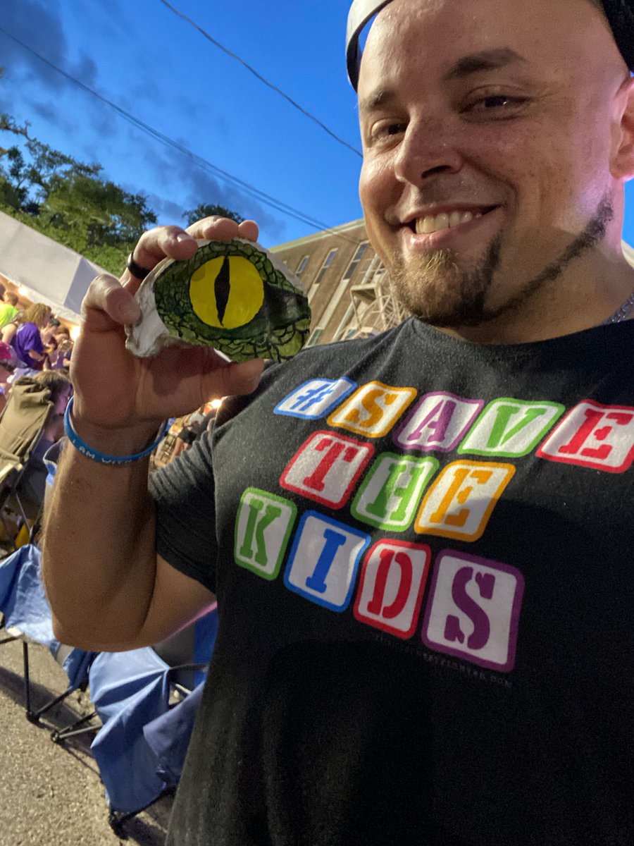 Just Won 🏅 2nd place in my age group in this #5KRace and you’re not gonna believe this shit look at the Trophy they gave Me Bro can’t make this up lol 😂 @Reptile_Hybrid  designed by children for school teachers 👊🏽🔥 shout out to Reptile I won your trophy 🏆 Bro 💪🏽🔥