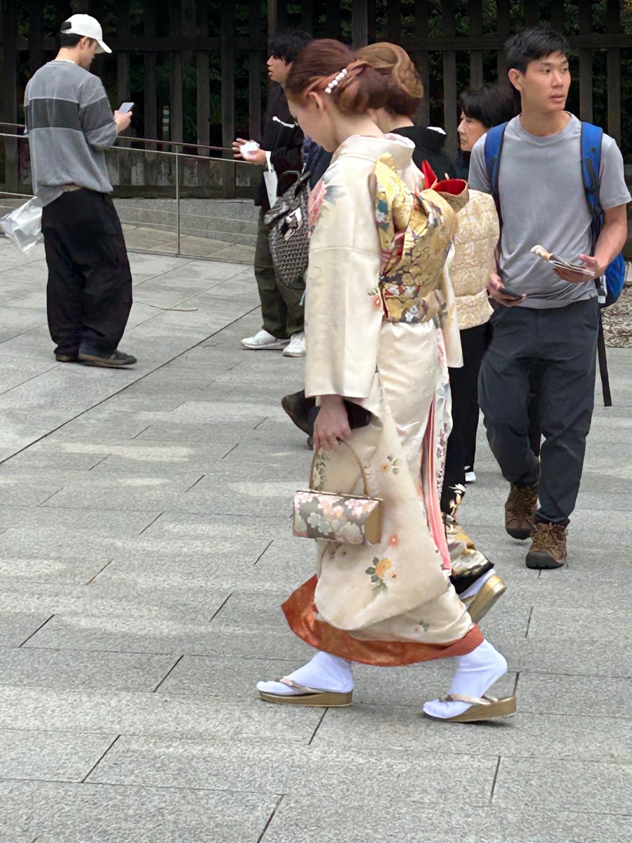 zanaroo123 tweet media